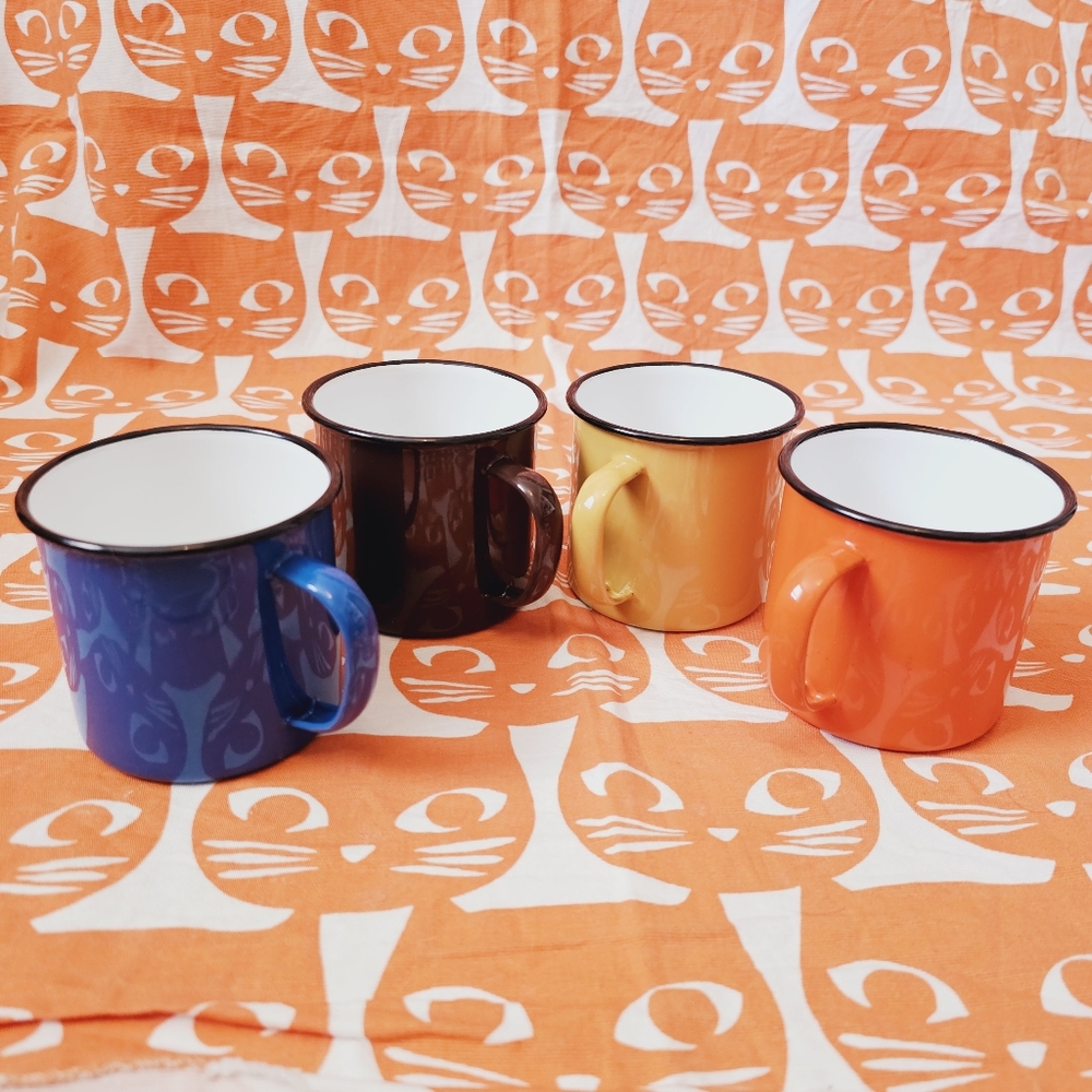 Vintage Set of 4 Enamel cups. Barely used in amazing condition